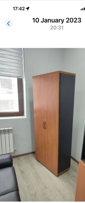Продам Офисные столы и шкаф