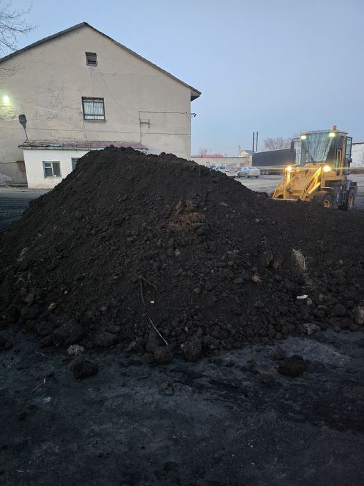 Доставка перегноя