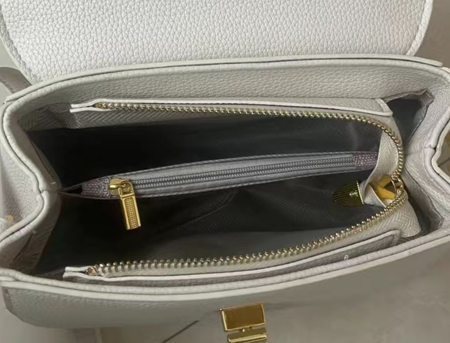 Продам сумку белую