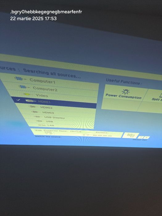 Videoproiector Epson EB-675W + suport prindere