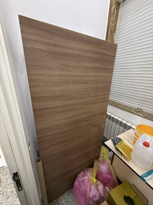 Кухонный мли гостинный стол