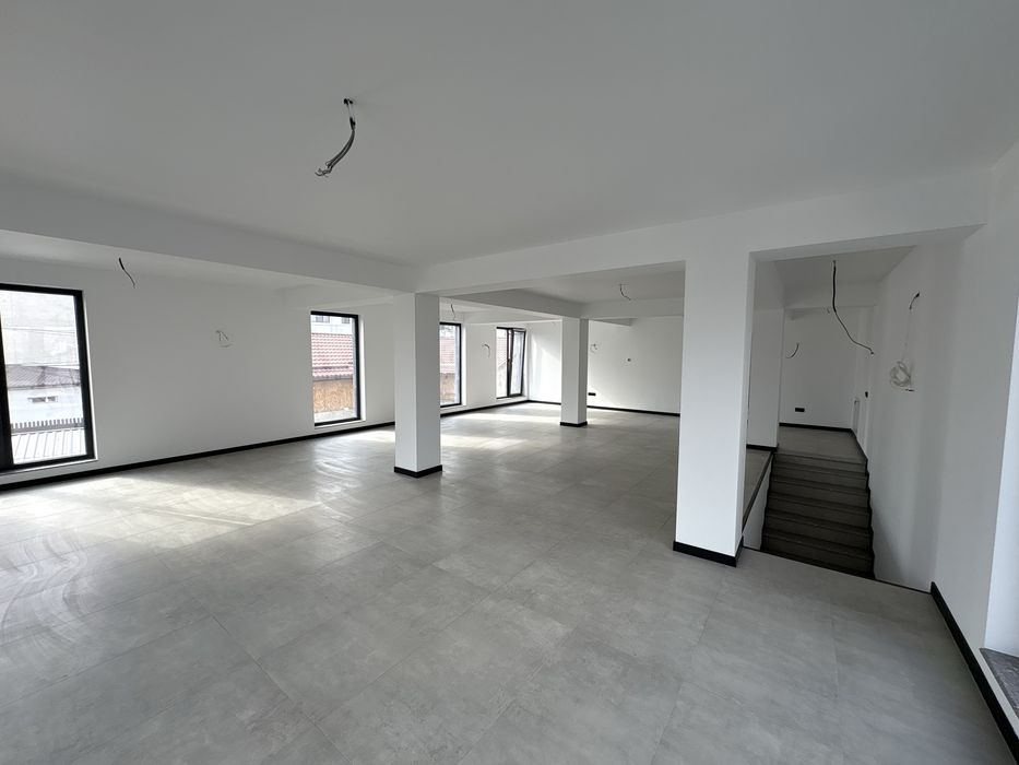 Spatiu Comercial de inchiriat  ULTRACENTRAL BAICOI P+1 si curte NOU