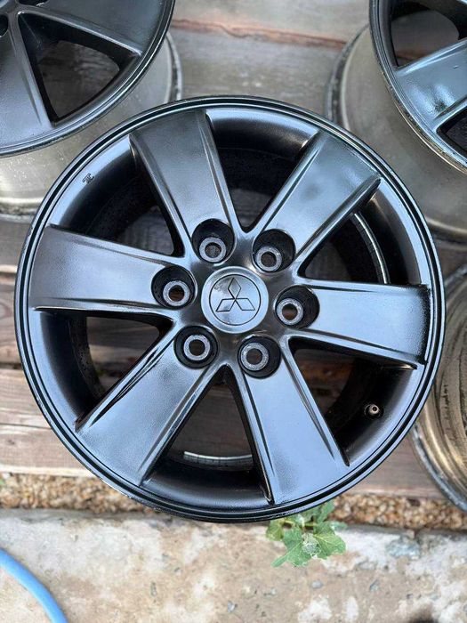 продам заводские диски митсубиси паджеро