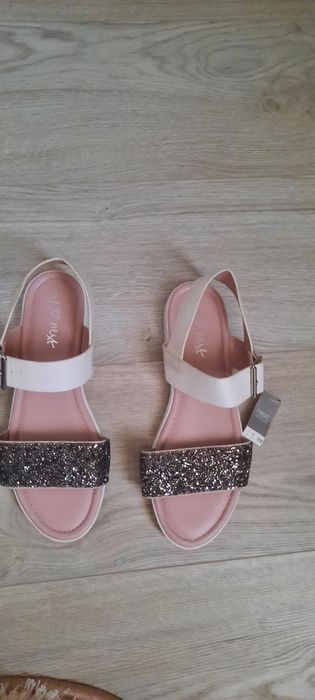 Sandale noi marimea 38