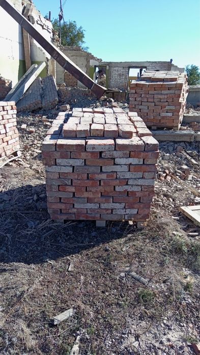 Продам  красный кирпич