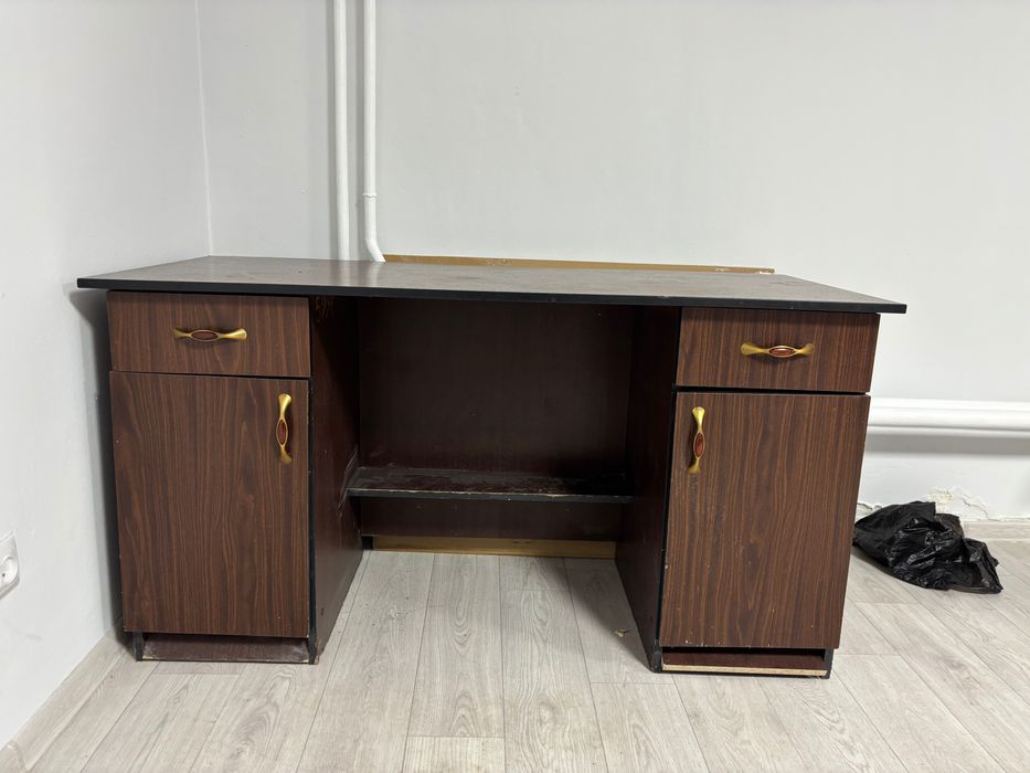 Стол офисный/школьный