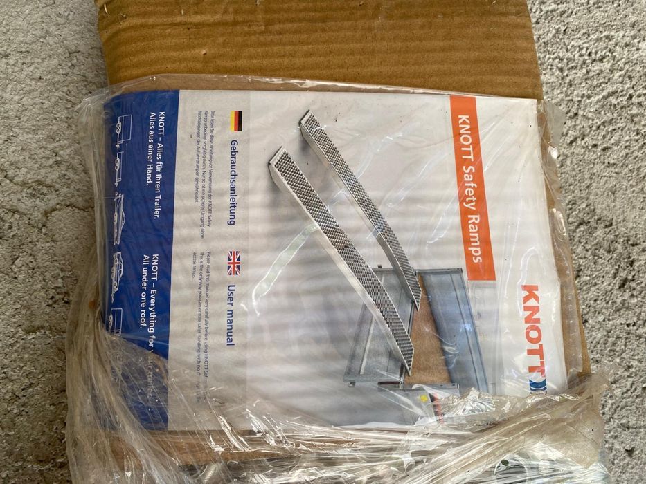 set KNOTT Safety Ramps / rampe de încărcare din aluminiu, modelul:  KNOTT