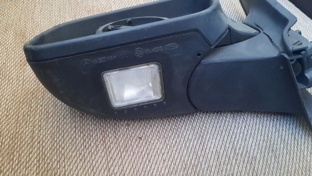 Продам зеркало на форд