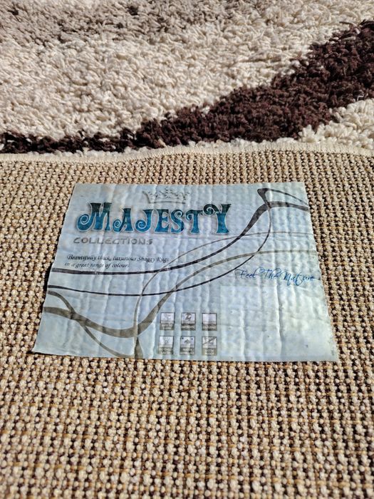 Vând covor oval Majesty  Collections  200x300 cm