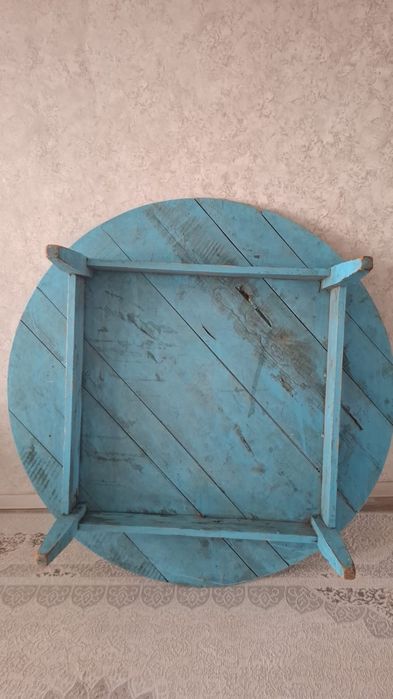 Стол круглый продам