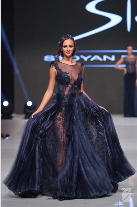 Рокля Stoyan Radichev