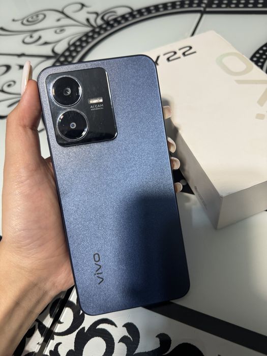 продам телефон VIVO Y22