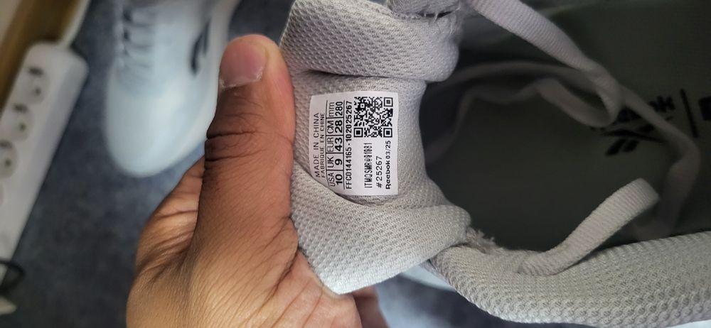 Продам кроссовки Reebok