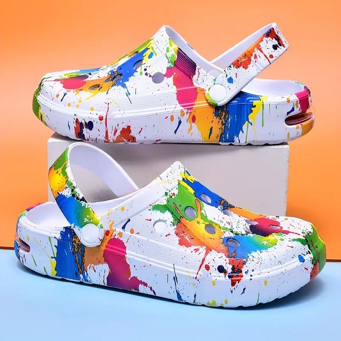 Papuci gen Crocs cu imprimeu multicolor