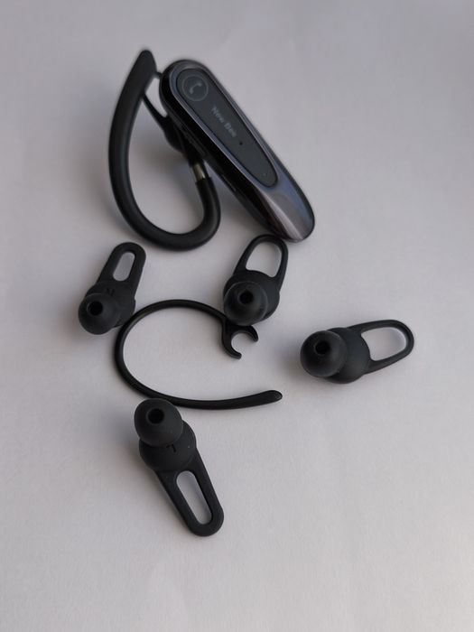 Casca Bluetooth New Bee + accesorii