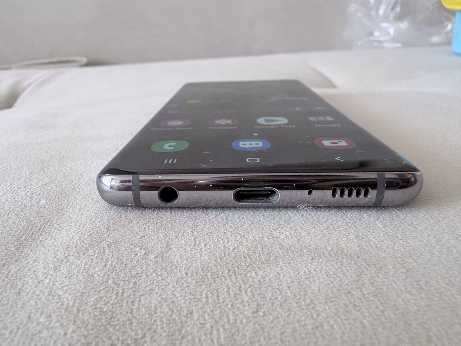 Продам Samsung s10