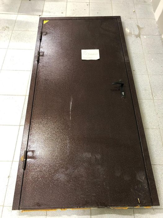 Продам дверь в отличном состоянии.