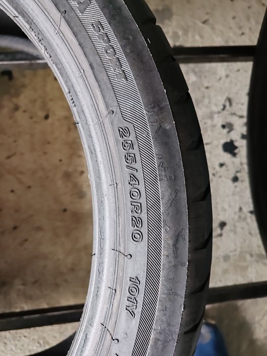 2 anvelope 255 40 20
