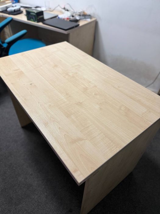 Продаю столы 4 штуки