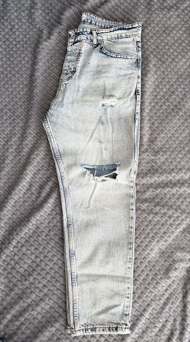 Vand jeans barbati, model boyfriend