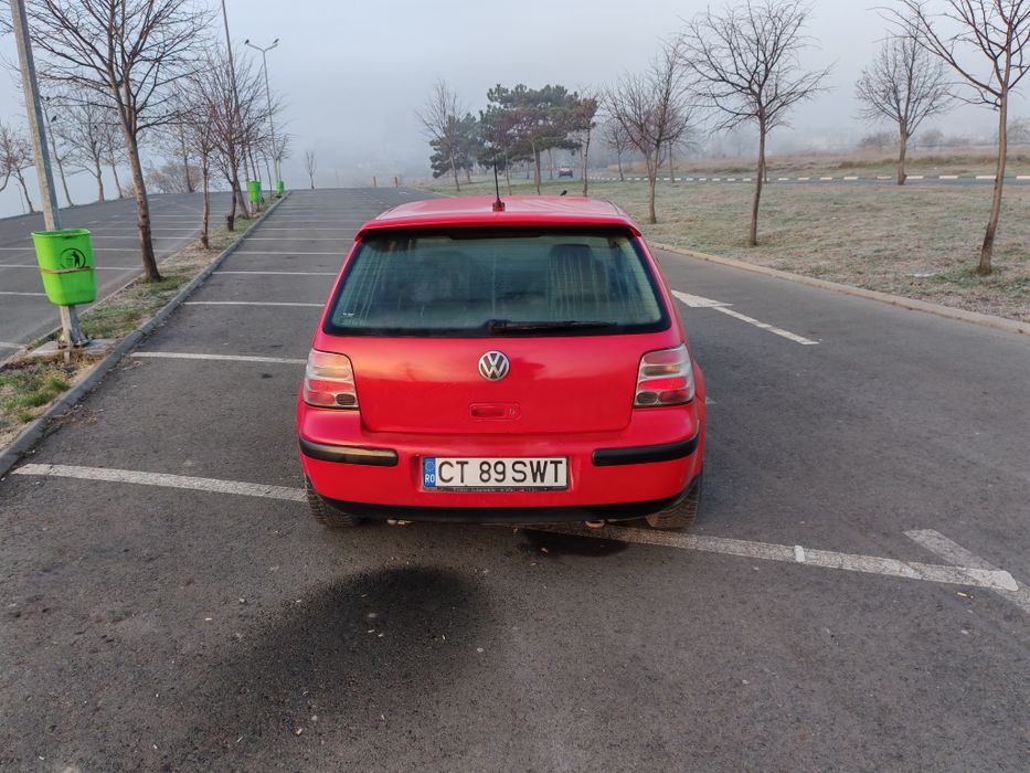 Volkswagen golf IV 2.0 benzina 115cp impecabil 1250 e neg.