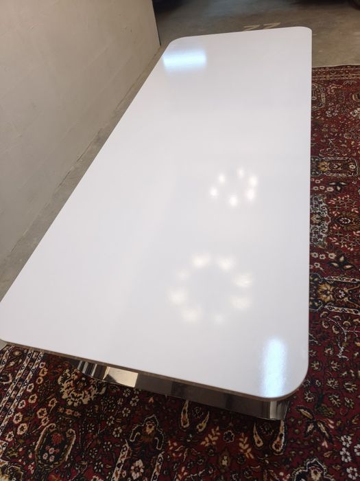 Голяма трапезна маса