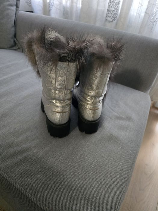 Продавам Дамски боти естествена кожа и косъм