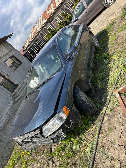 Volvo s60 avariat