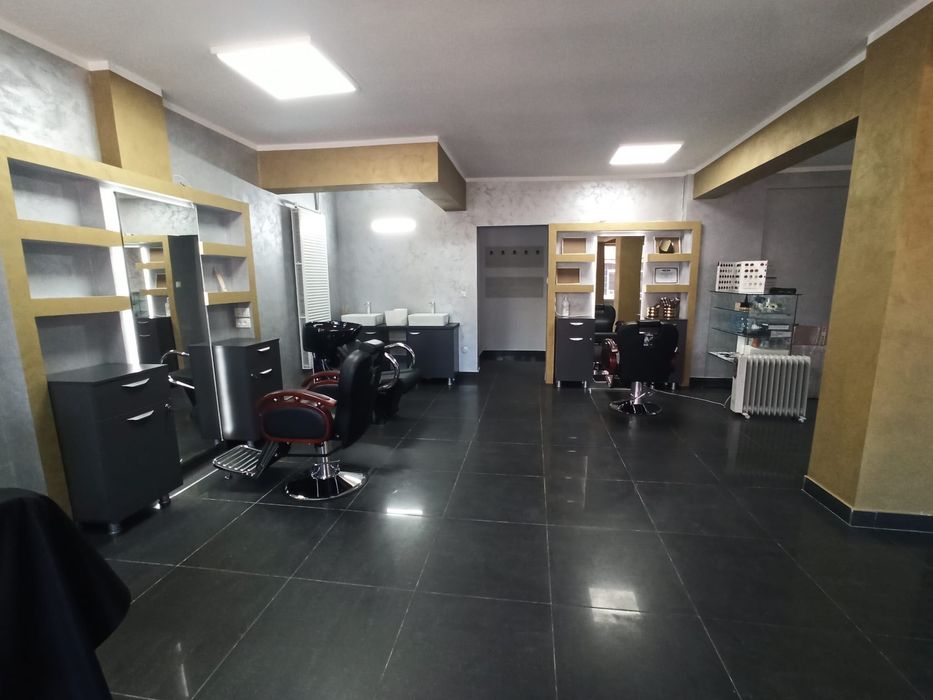 Închiriez salon de frizerie - complet utilat