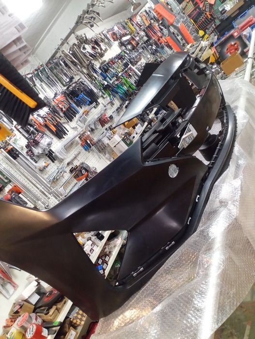 Продам передний бампер.