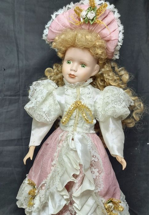 Кукла фарфоровые