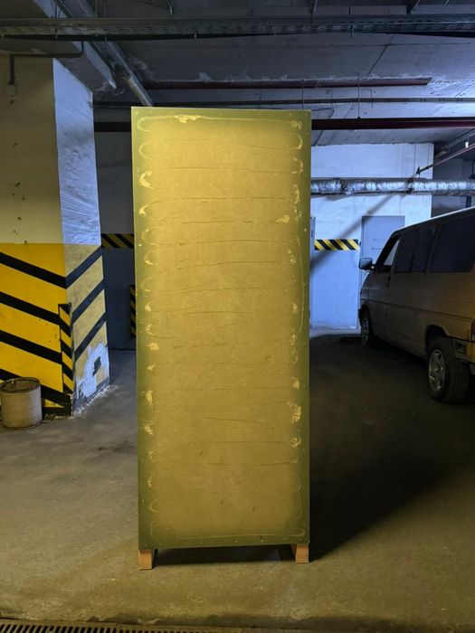 Продам подставку под зеркало, деревянная, 10тыс!