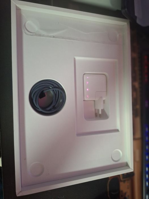 MacBook Air 13  M4 16GB ram  256GB  SSD