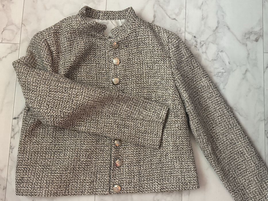 Кокетно сако тип букле