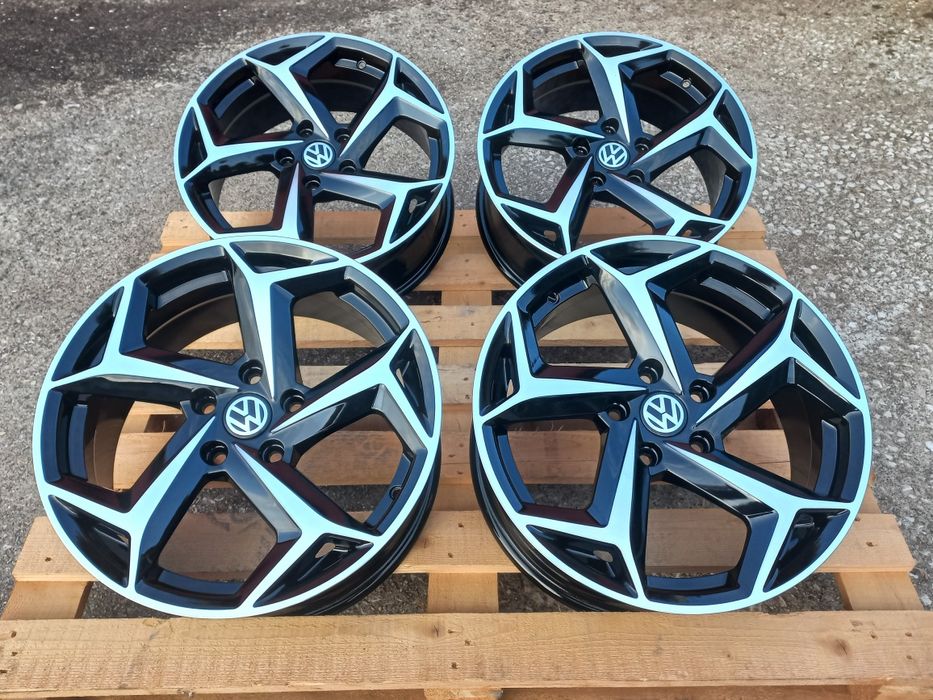 18"Vw 5x112 Golf Passat Jetta Tiguan Touran 8ж ет44 Black Polish Чисто Нови.
