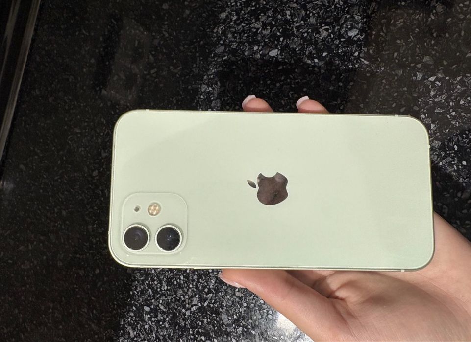 Iphone 12 green