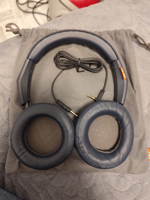Căști over the ear Plantronics Back Beat GO 600 că noi