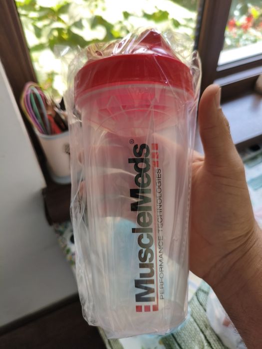 Новый спортивный шейкер для протеина и коктейлей (Puma / MuscleMeds)
