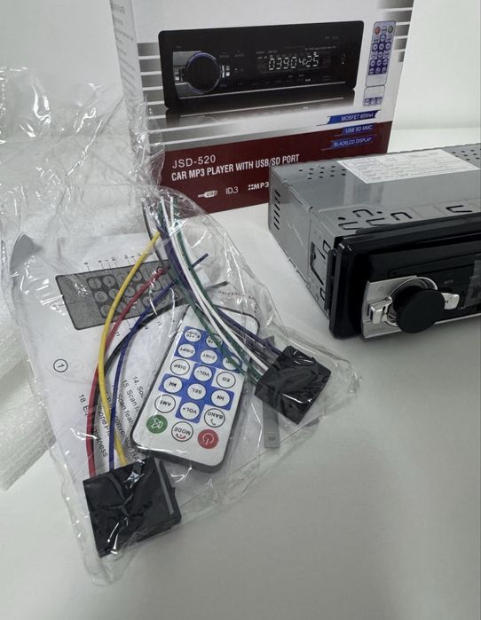 Casetofon/ radio auto cu bluetooth