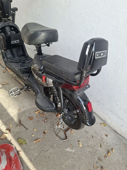 Bicicleta electrica 1200 de lei negociabil