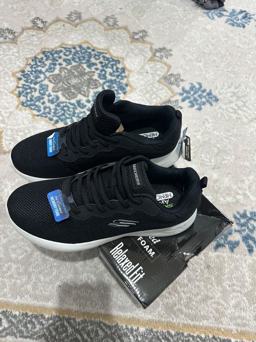 Skecehers новые мужские 43р.