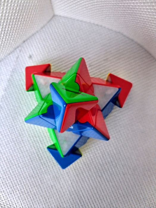 Кубче рубик Pyraminx M Gan