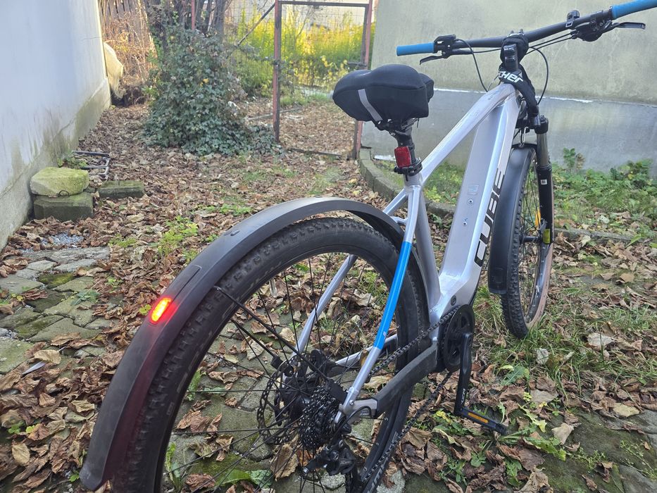 Bicicleta electrica CUBE