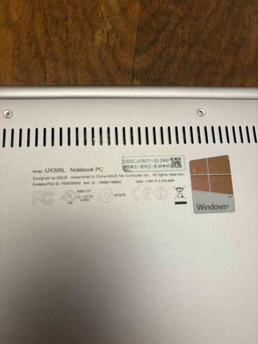 Лаптоп Asus UX305L розов