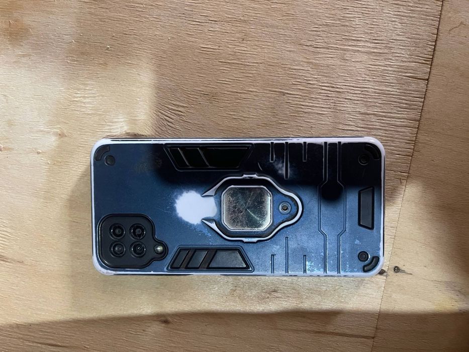 Galaxs a 12 . 32 talik