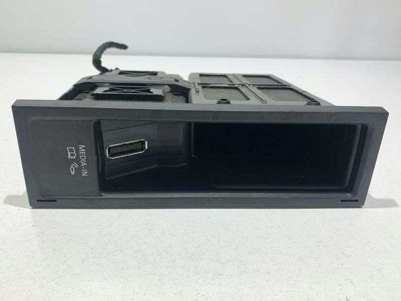 Interfata multimedia Volkswagen Passat CC 5N0035341D Berlina