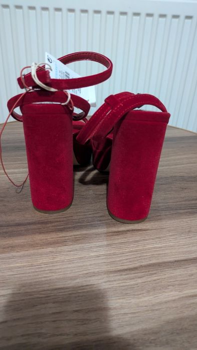 Sandale primark noi 39