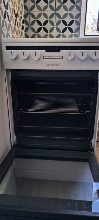 Vând aragaz electric Hansa