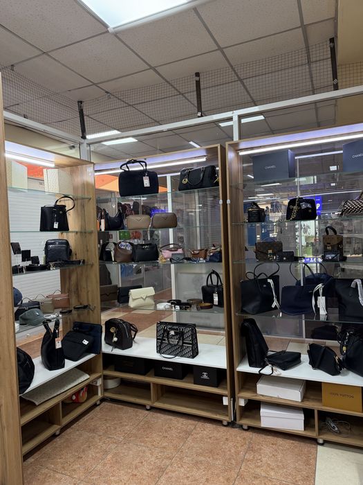 Продам зеркало и стеллаж