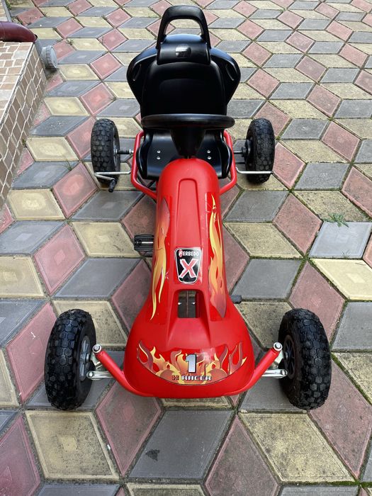 Kart Ferbedo cu pedale aproape nou
